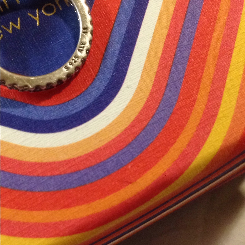 ℹ: Not selling; TIF clarification purposes.🎗